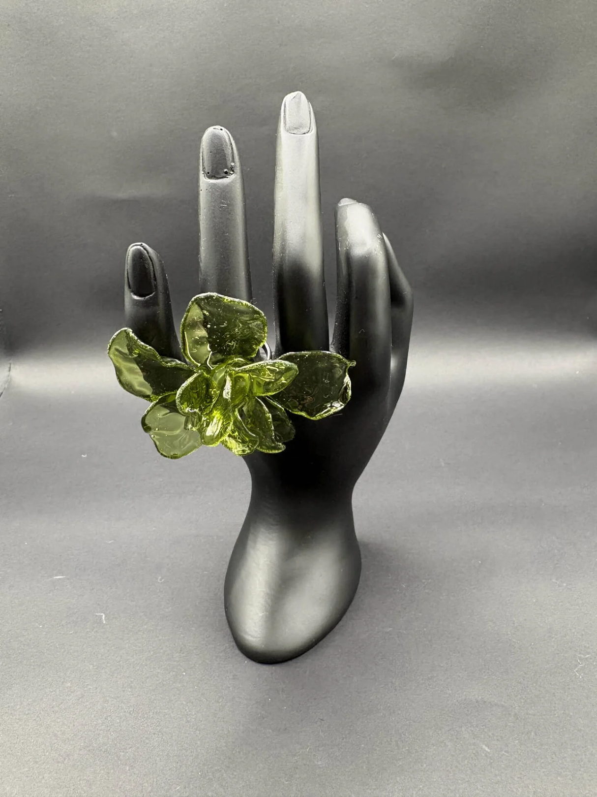 Anillo Magnolia Verde Oliva - Basoie Concept