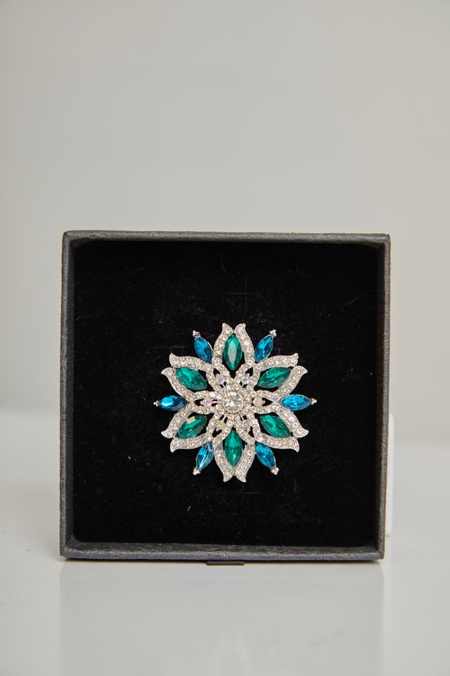 Royal Star Brooch · Silver Crystal