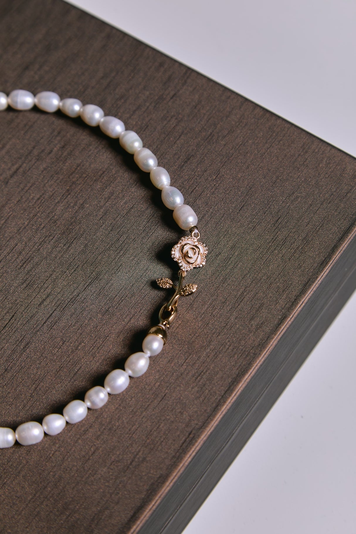 Freshwater Pearl Necklace with Rose Clasp