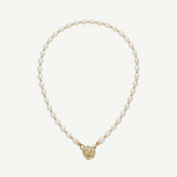 Collar de perlas freshwater naturales 6.5–7.5 mm calidad A/A- con cierre dorado y diseño clásico minimalista.