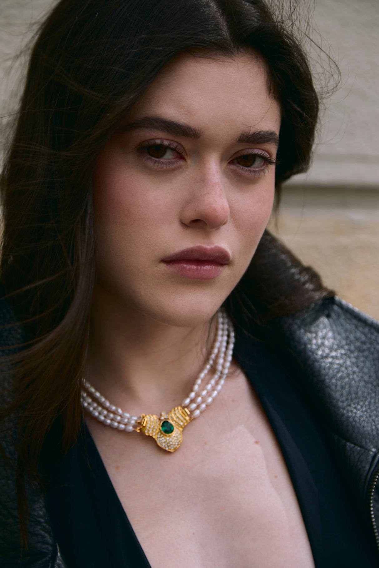 Double Freshwater Pearl Necklace 5–6 mm · Gold Clasp &amp; Green Cubic Zirconia