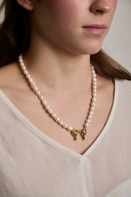 Freshwater Necklace 6–7 mm · Round T-Bar Clasp Gold Flash