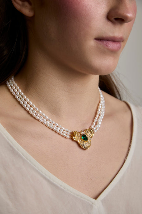 Double Freshwater Pearl Necklace 5–6 mm · Gold Clasp &amp; Green Cubic Zirconia