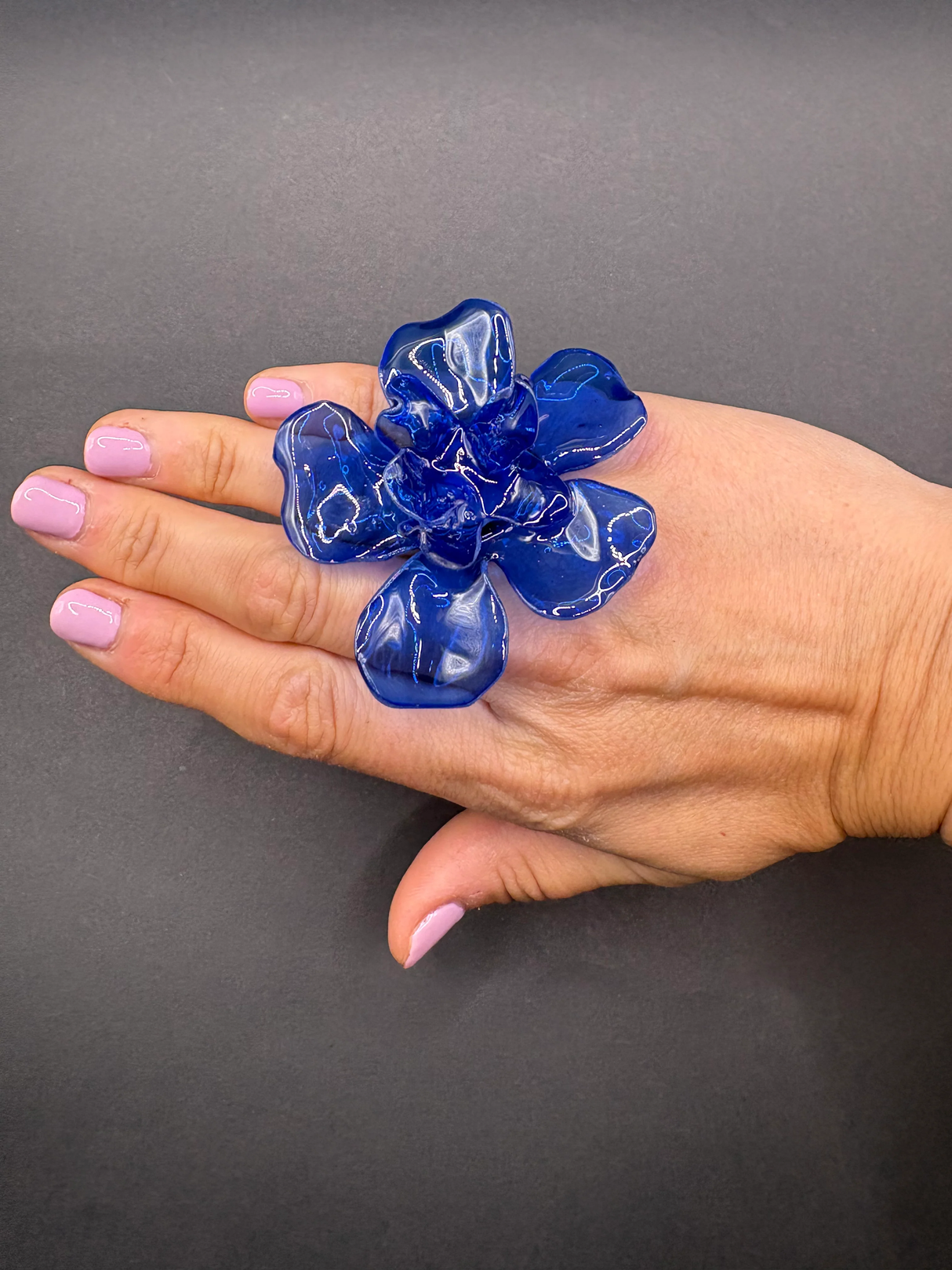 Anillo Magnolia Azul Marino - Basoie Concept