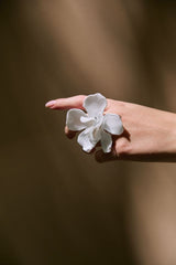 Anillo Magnolia Blanco Opaco - Basoie Concept